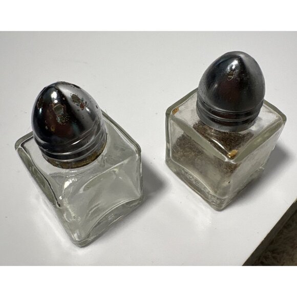 Wooden Sleigh W/ Glass Salt & Pepper Shakers Taiwan Christmas Farmhouse Vintage - Picture 3 of 10